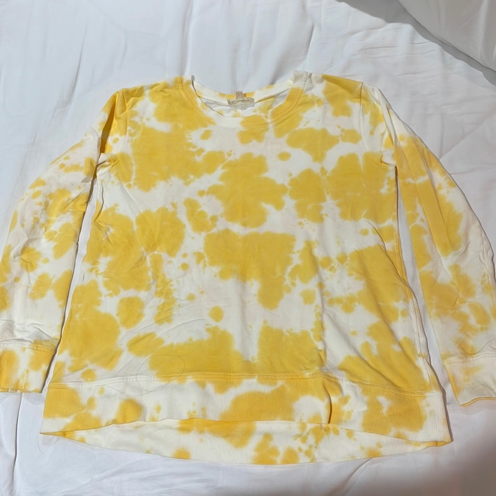 Jane and Delancey Yellow and White Tie Dye shirt in size small